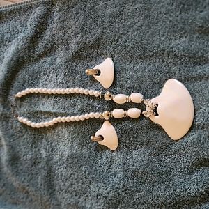 Necklace and earrings set